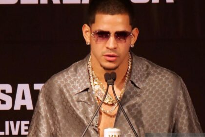 “Edgar Berlanga’s Heartwarming Tribute: ‘Chosen’ Pendant Set to Pass Down a Legacy of Love”