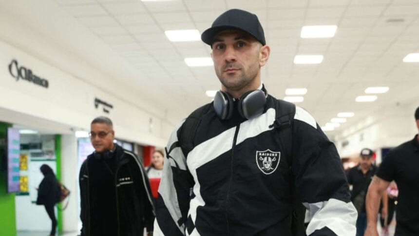 “Mayweather vs. Gotti III Rematch: Can Gotti’s Unconventional Style Overcome the Legend?”