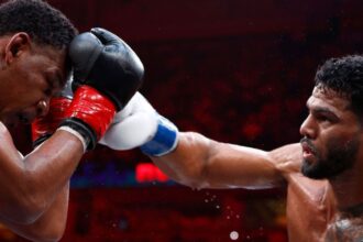 “Shane Mosley Jr. Shakes Up Boxing World with Career-Defining Win and Bold Split from Golden Boy Promotions”