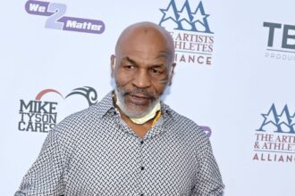 “Mike Tyson’s Podcast Blunder: Mistakes Tommy Fury for Tyson Fury in Hilarious Mix-Up”