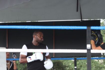 “Floyd Mayweather’s Next Big Fight: Mike Tyson, Jake Paul, or a High-Stakes Rematch?”