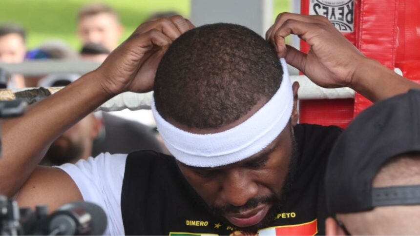 “Floyd Mayweather vs. John Gotti III: Referee Swap and Timekeeper Mishap Rock Wild Rematch”