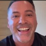“Oscar De La Hoya Dishes Out Hard Truths: Why Canelo Alvarez Won’t Fight Benavidez!”